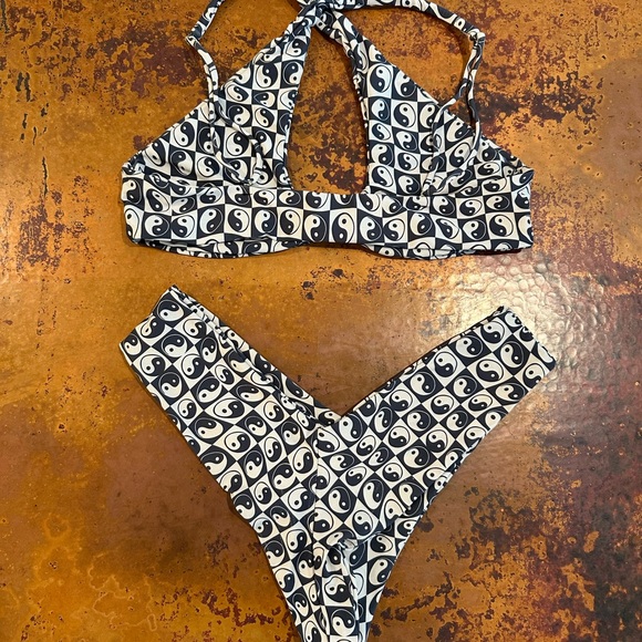Skatie Black and White Yin Yang Bikini - Picture 5 of 8